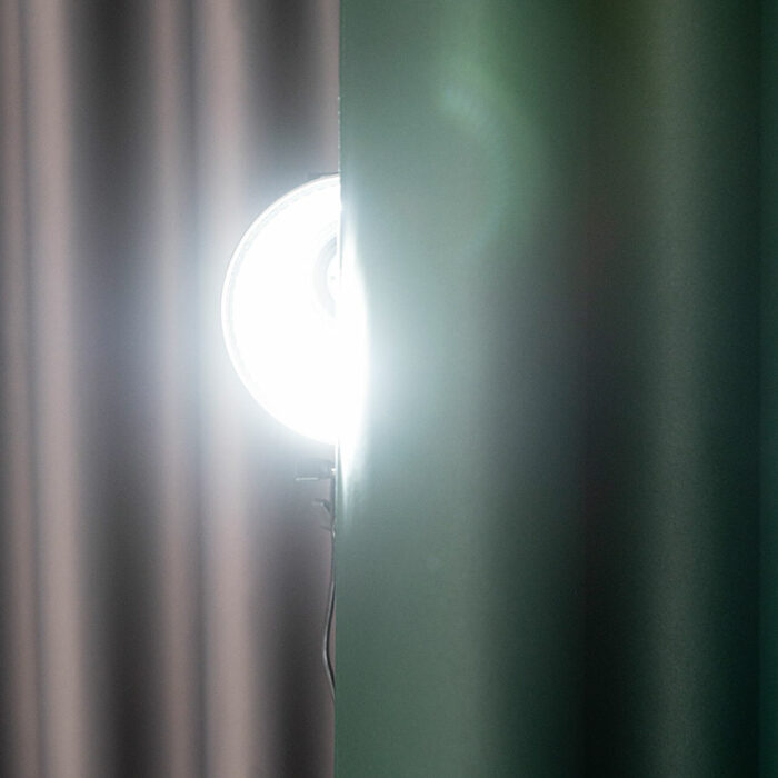 Zasłona gotowa zaciemniająca typu blackout na przelotkach 140cm x 250 cm butelkowa zieleń DONA - obrazek 6
