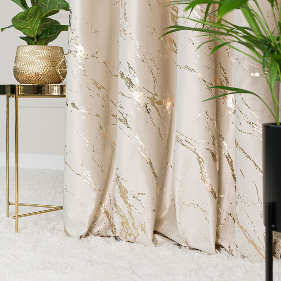 MARMA Zasłona gotowa na taśmie, szerokość 140cm x wysokość 250cm, kolor 226 jasny kremowy ze złotym nadrukiem na VELVI - obrazek 2