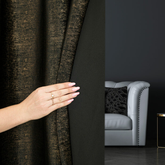 ELEONORA Zasłona gotowa na przelotkach, szerokość 140cm x wysokość 250cm, kolor 111 czarny ze złotym nadrukiem na VELVI - obrazek 2
