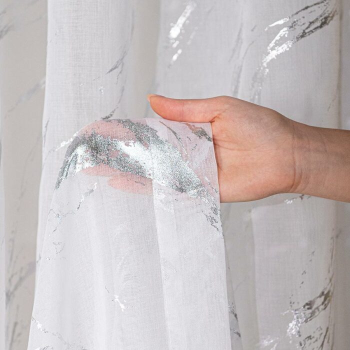 MARMA Firana gotowa na taśmie z ołowianką, szerokość 140cm x wysokość 250cm, kolor 001 biały ze srebrnym zdobieniem - obrazek 5