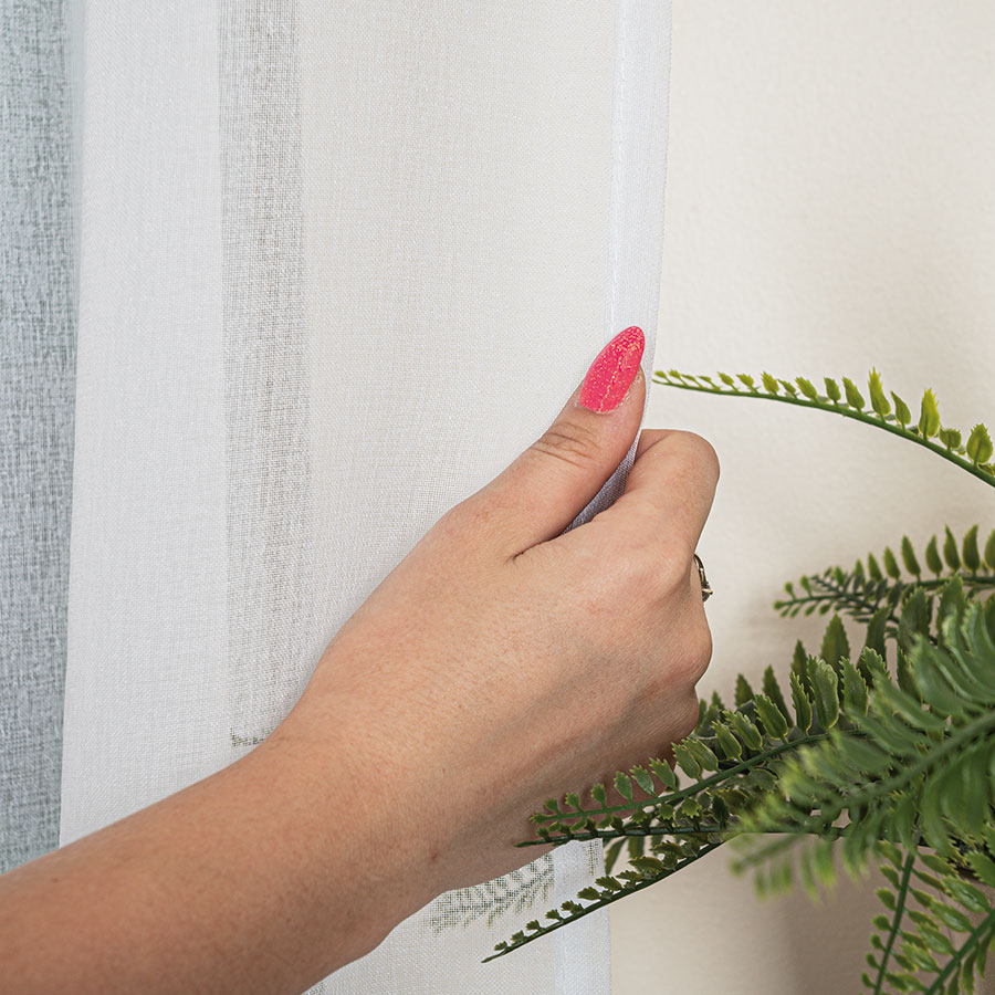 ETAMINA Firana gotowa na srebrnych przelotkach, szerokość 140 x wysokość 250cm, kolor 001 biały - obrazek 2