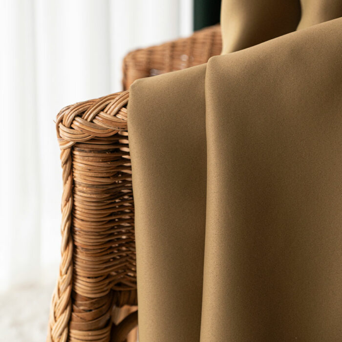 Zasłona gotowa zaciemniająca typu blackout na przelotkach 140 x 250 cm khaki DONA - obrazek 5